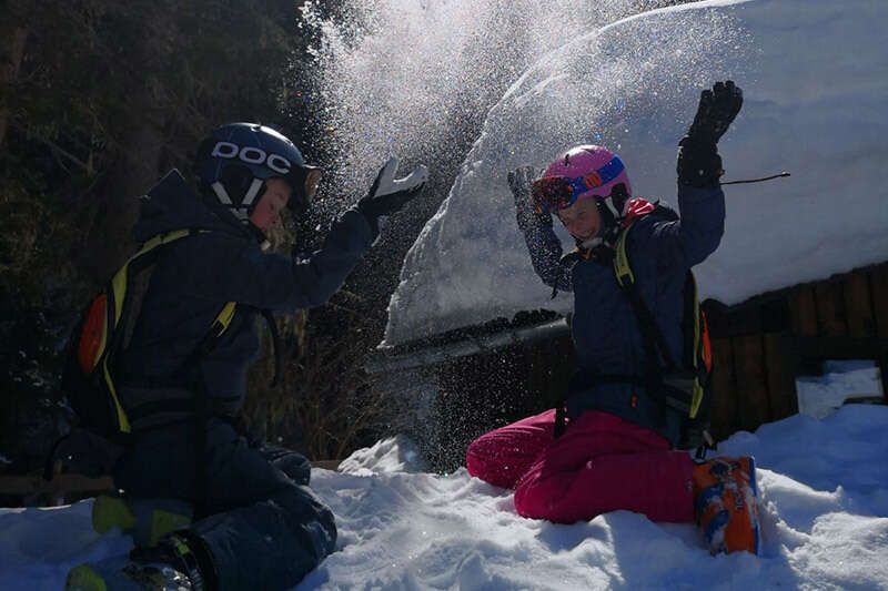 Spielen Im Schnee am Arlberg